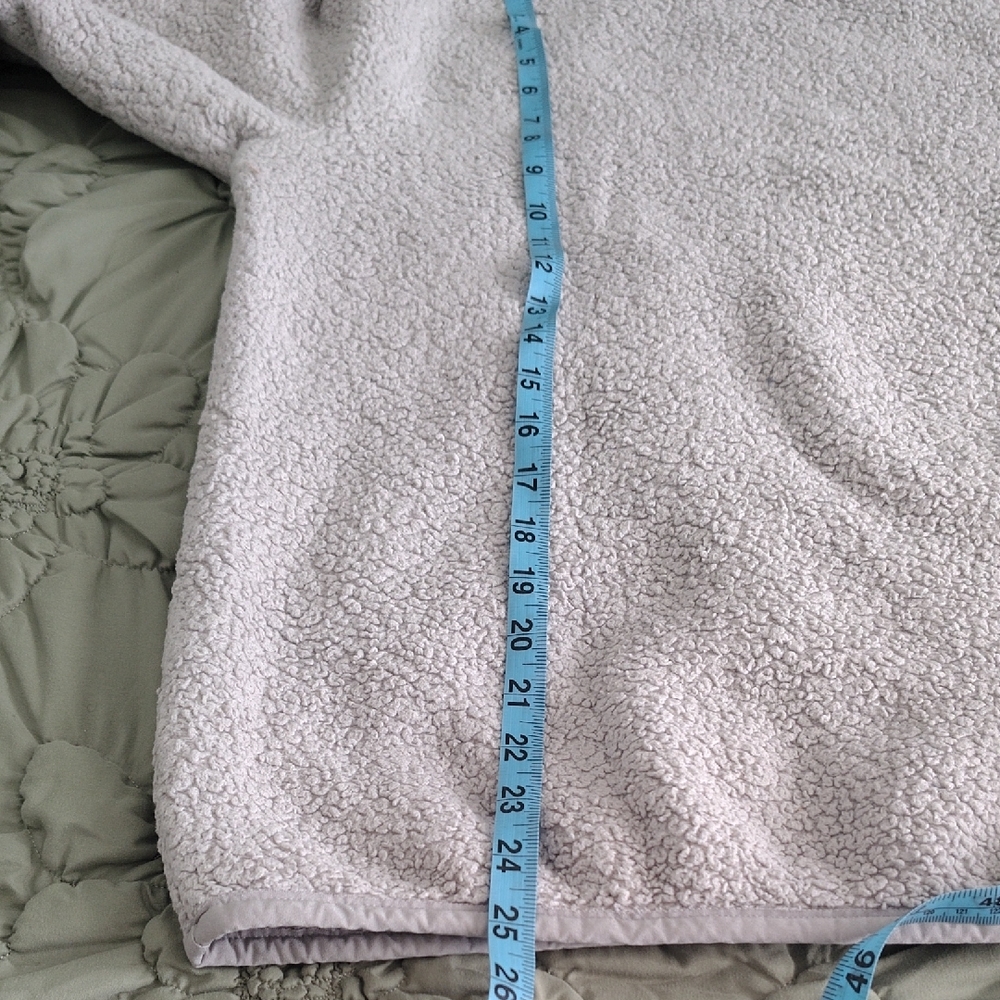 Patagonia Light Gray Fleece Jacket - Picture 8 of 10